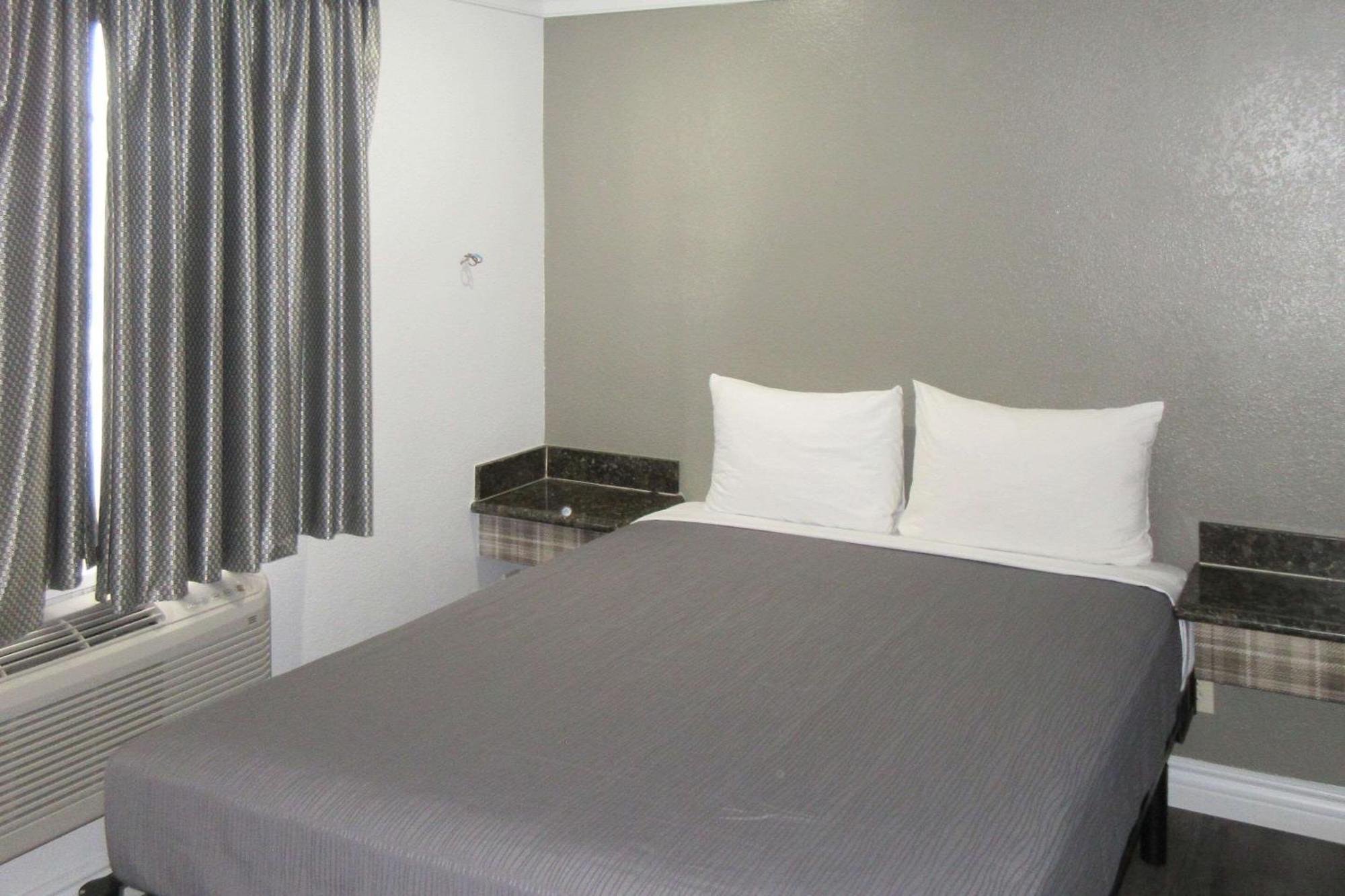 Rodeway Inn Commerce - Los Angeles Extérieur photo